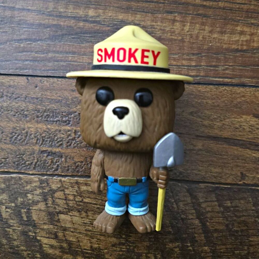 Funko Pop! Vinyl: Smokey Bear - Ad Icons Vinyl Figure (Brown/Beige/Blue)